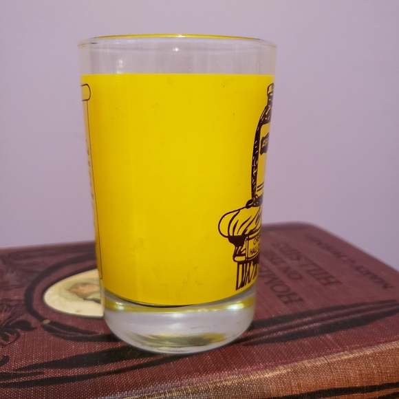 Vintage Aspirin Hall of Fame Pain Reliever Large Shot Glass - Picture 2 of 6